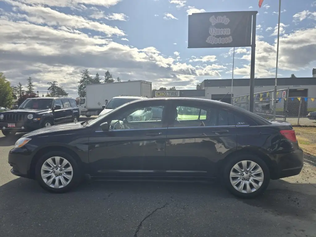 2014 chrysler 200 lx