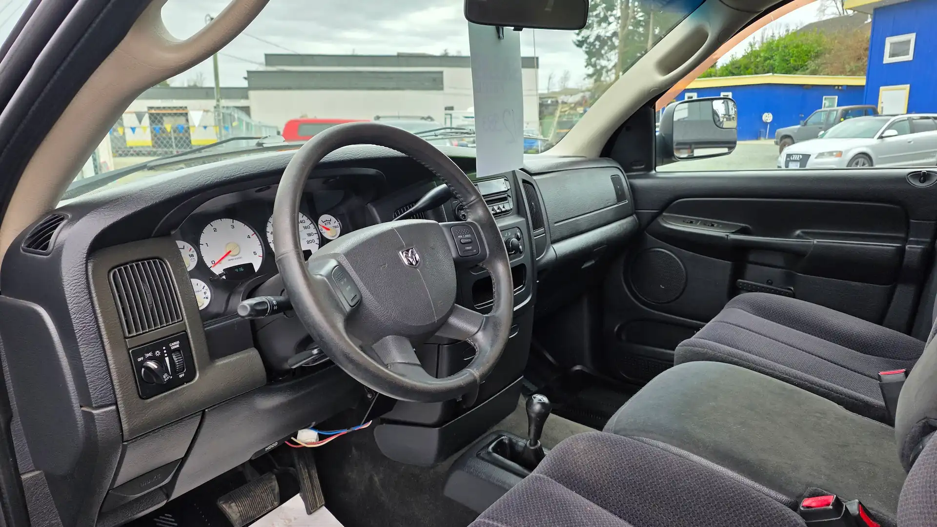 2004 Dodge Ram 3500 Longbox SLT inside 2