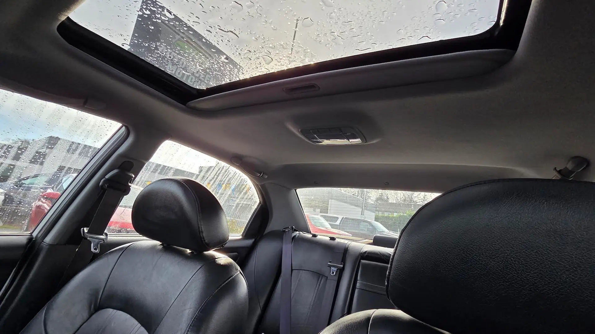 2005 Hyundai Sonata GLX inside 3