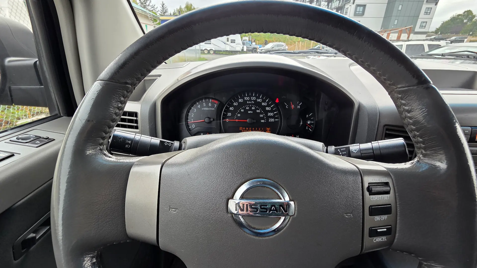 2006 Nissan Titan SE Inside 5
