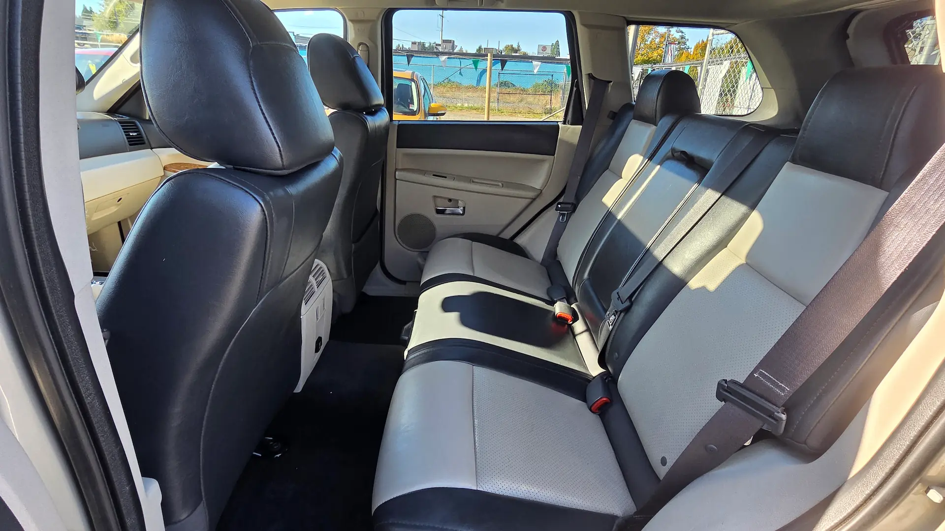 2008 Jeep Grand Cherokee Limited inside 1