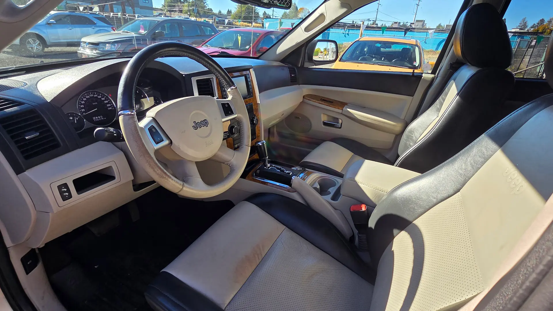 2008 Jeep Grand Cherokee Limited Inside 2