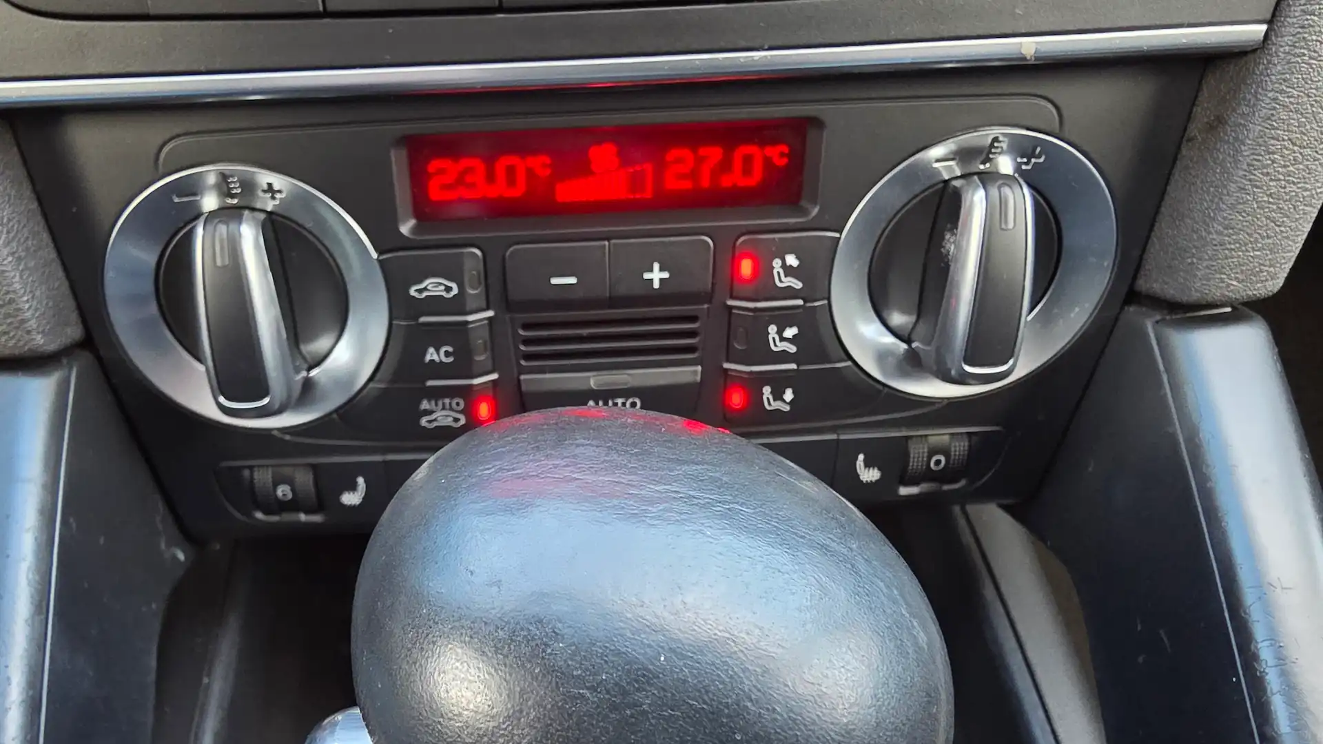 2009 Audi A3 inside 5