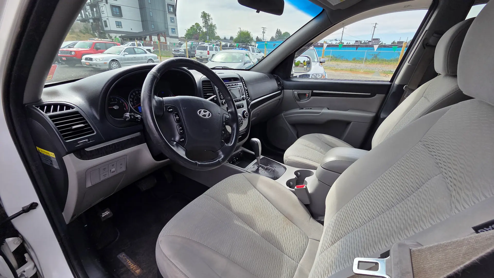 2009 Hyundai Santa Fe Inside 2