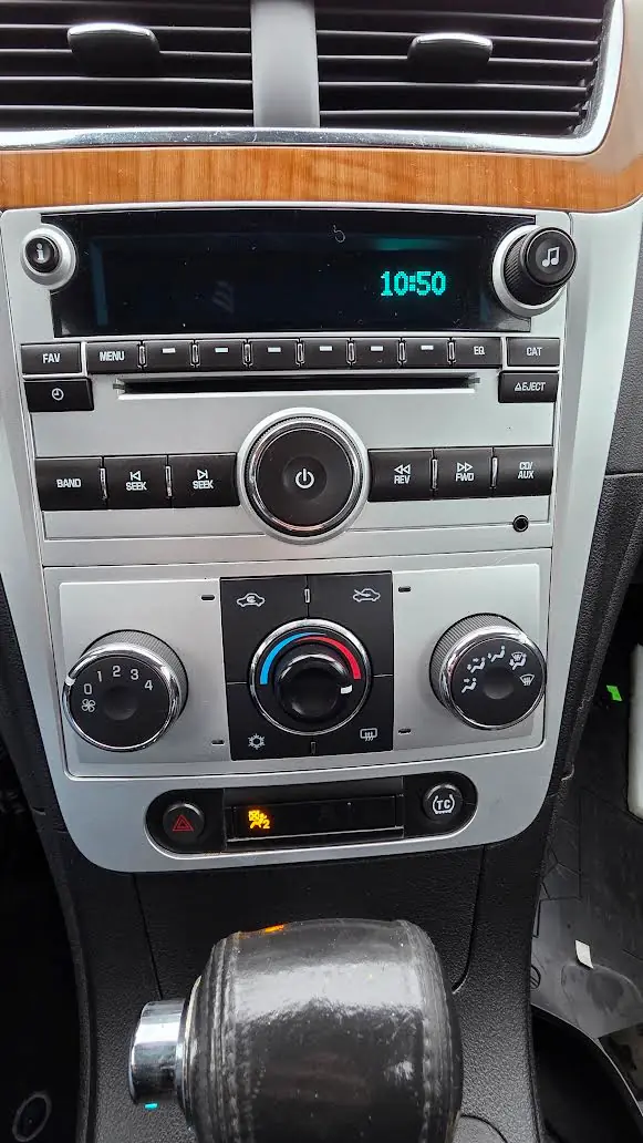 2010 Chevrolet Malibu inside 4