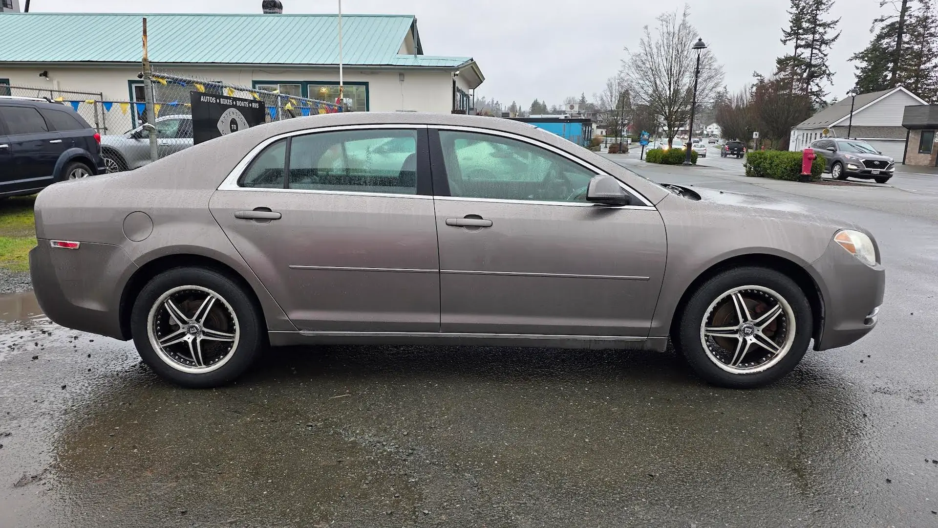 Chevrolet Malibu side