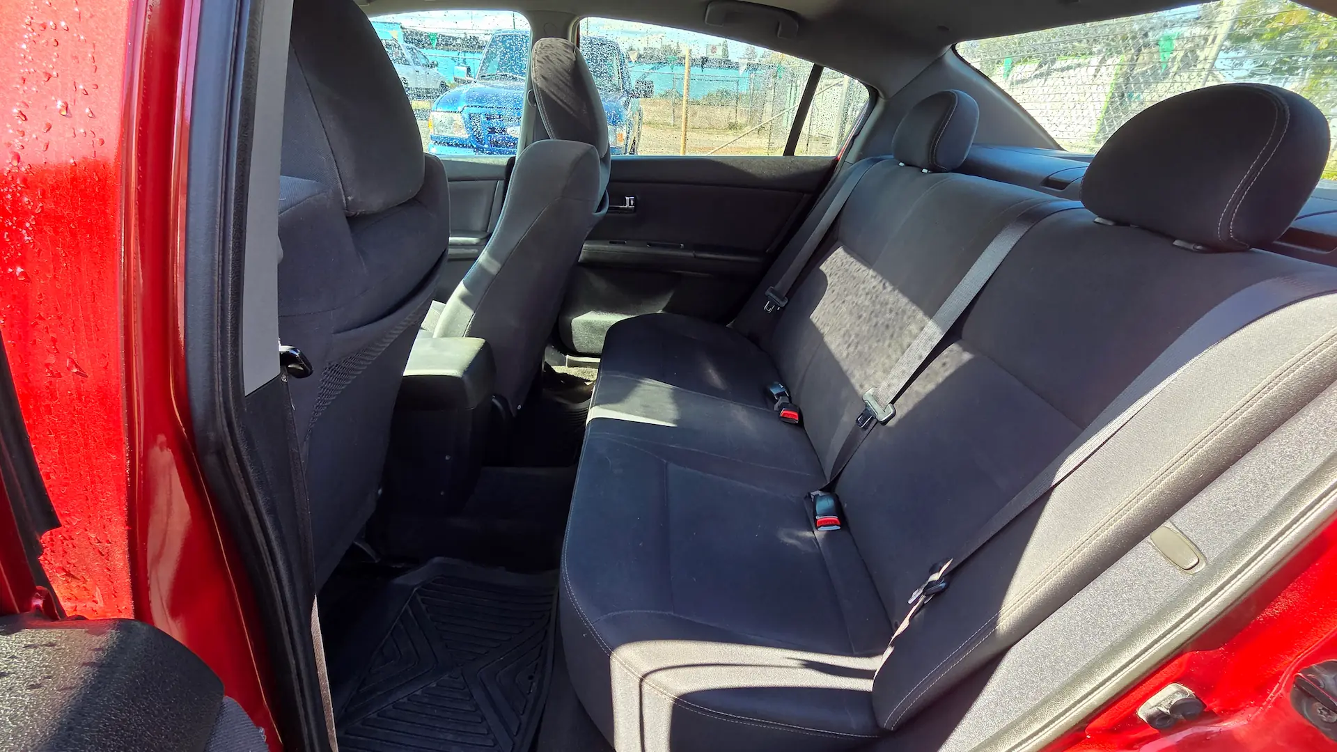 2010 Nissan Sentra inside 1