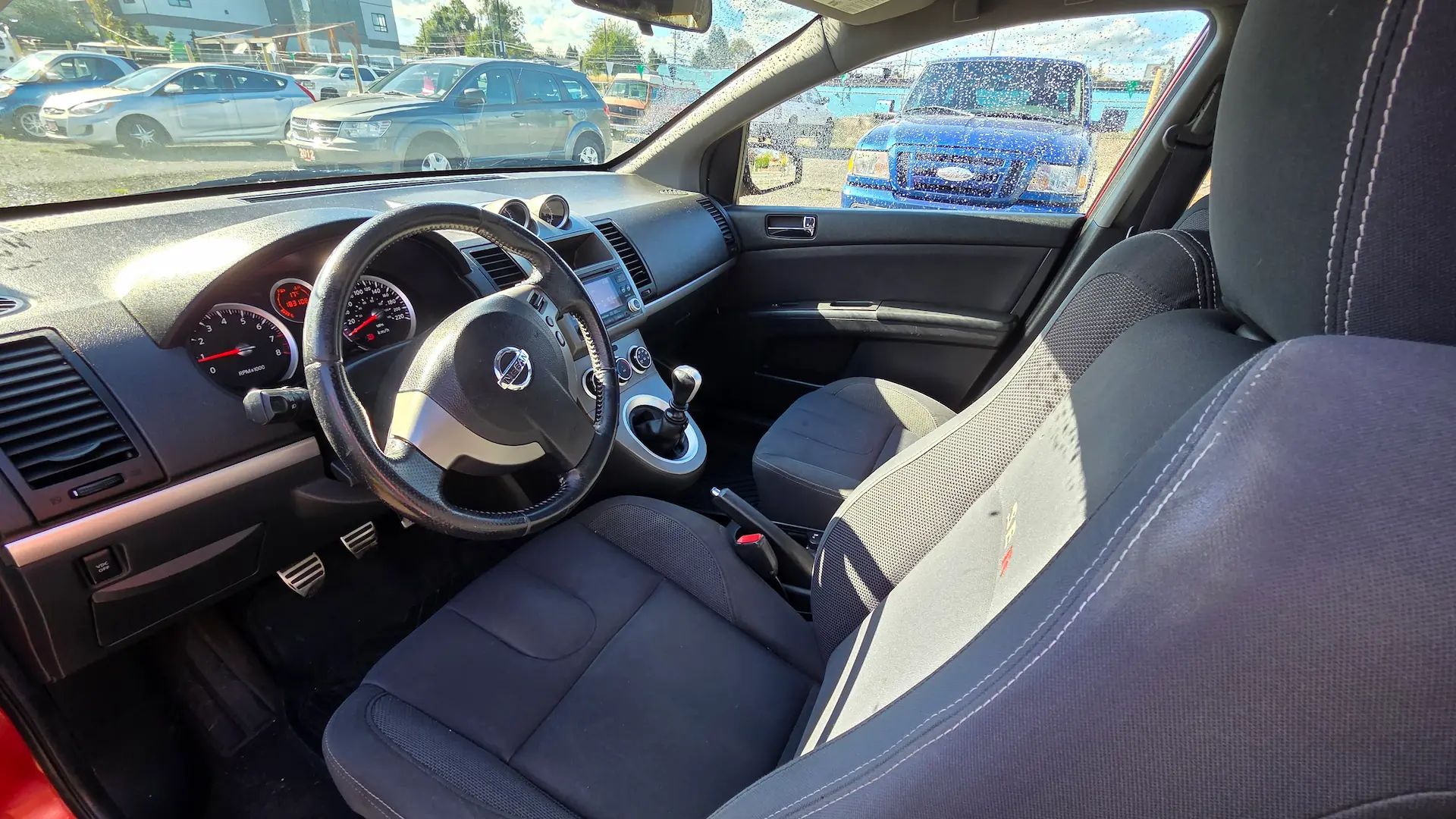 2010 Nissan Sentra Inside 2