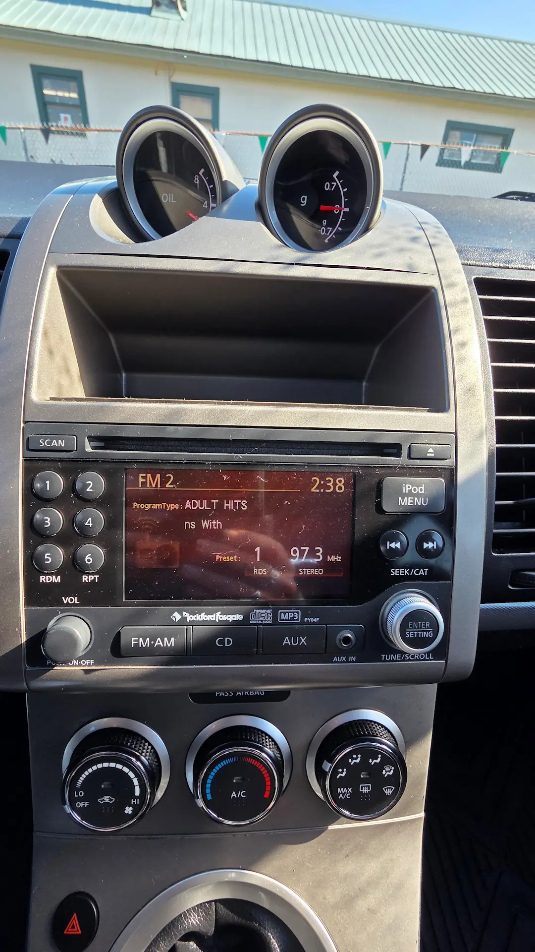 2010 Nissan Sentra Inside 6