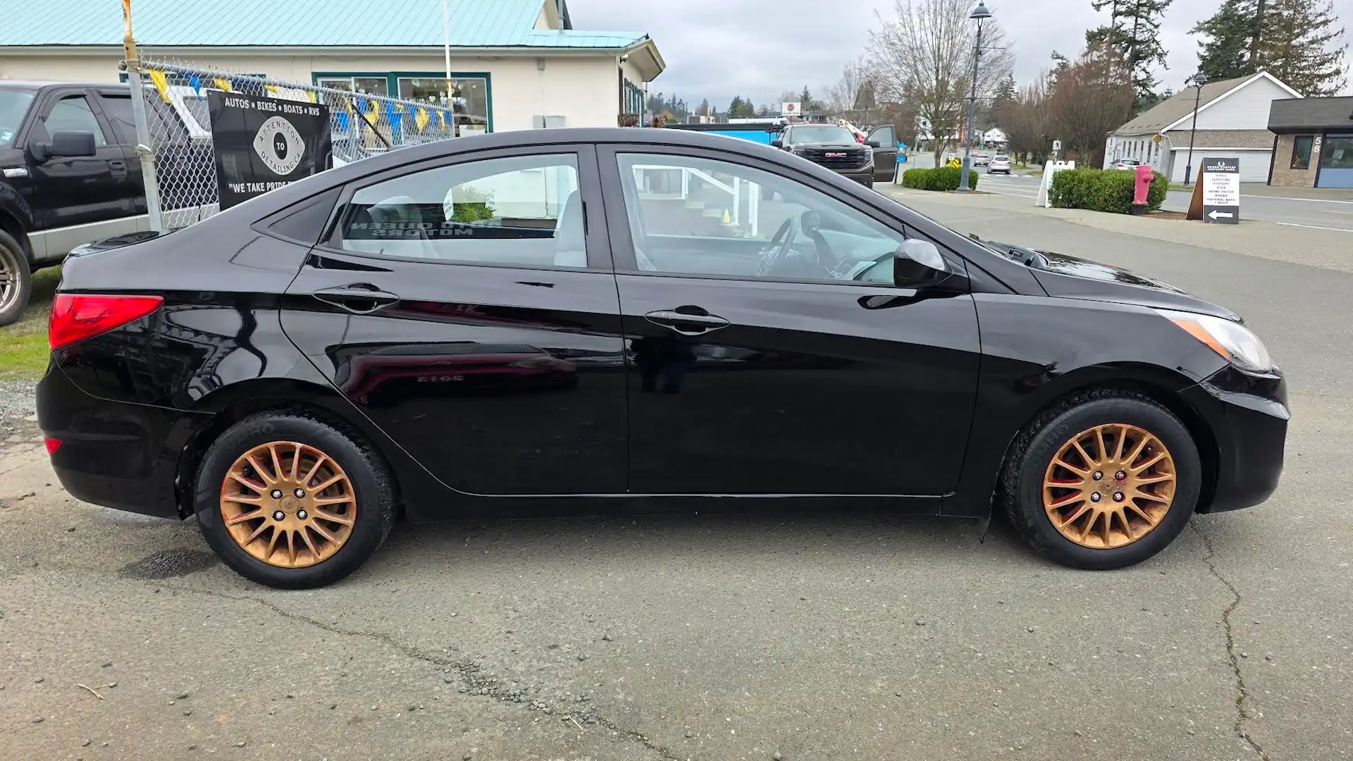 2012 Hyundai Accent Side