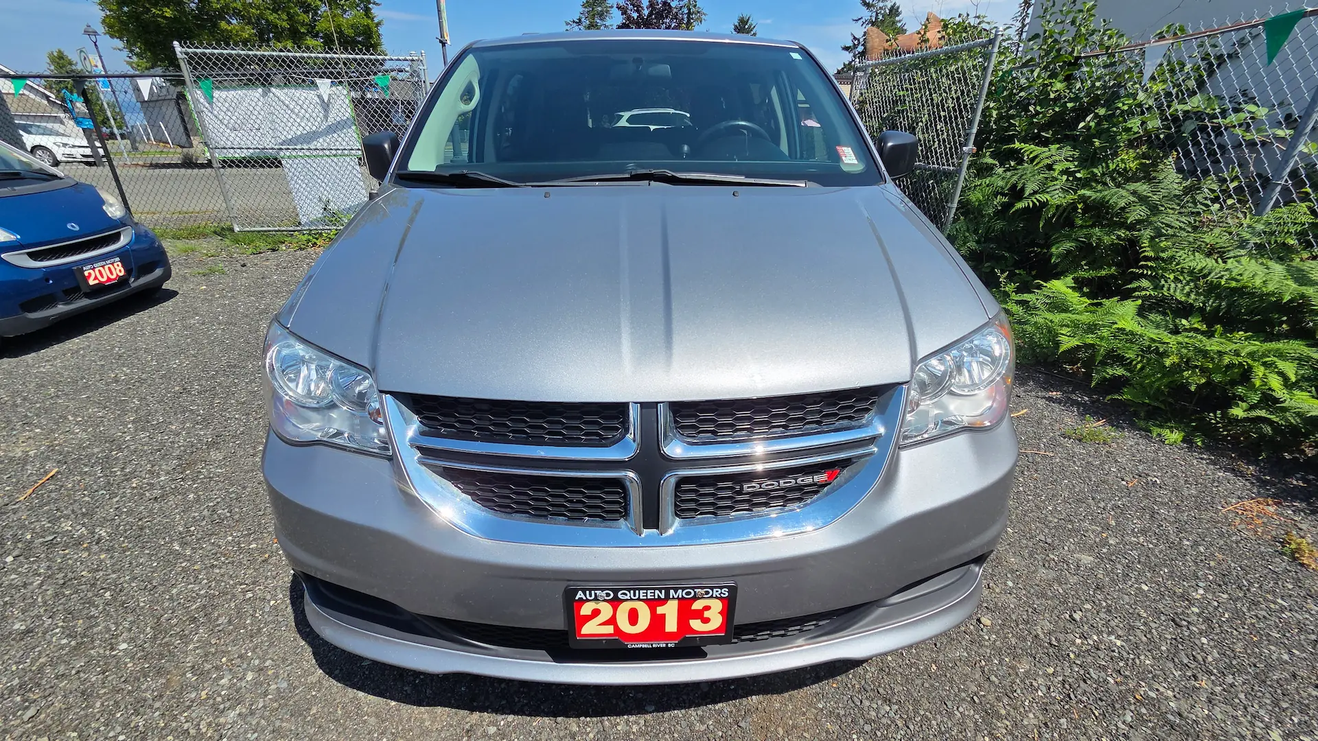 2013 Dodge Grand Caravan SXT Front