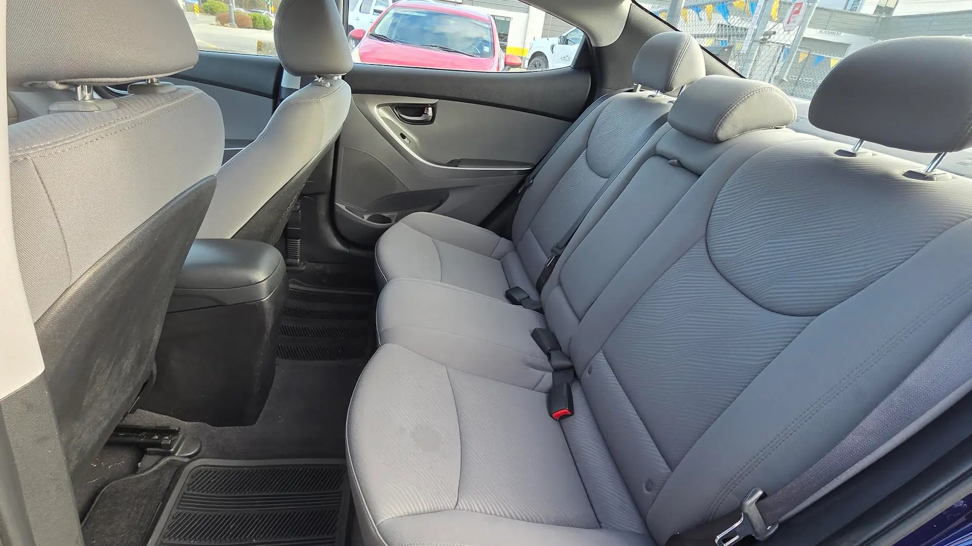 Hyundai Elantra GL Inside 2