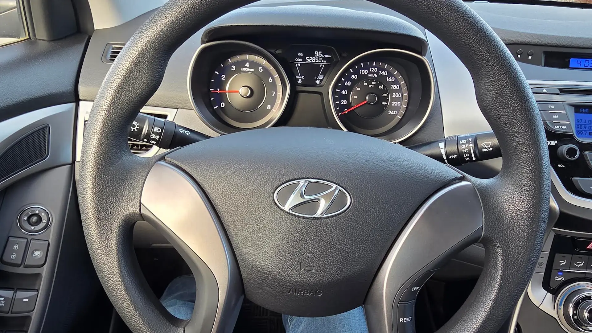 Hyundai Elantra GL Inside 6