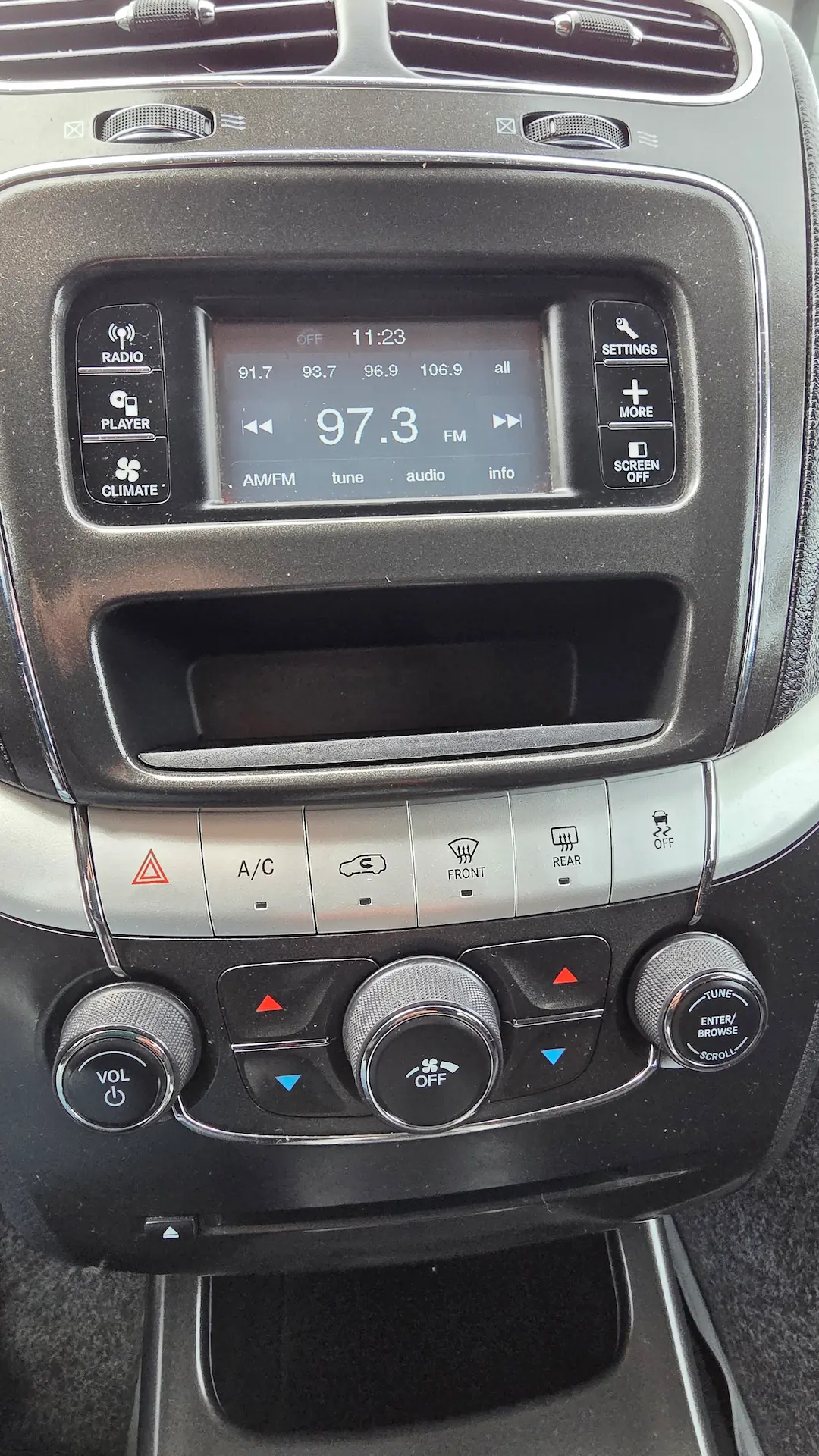 2014 Dodge Journey SXT Inside 4
