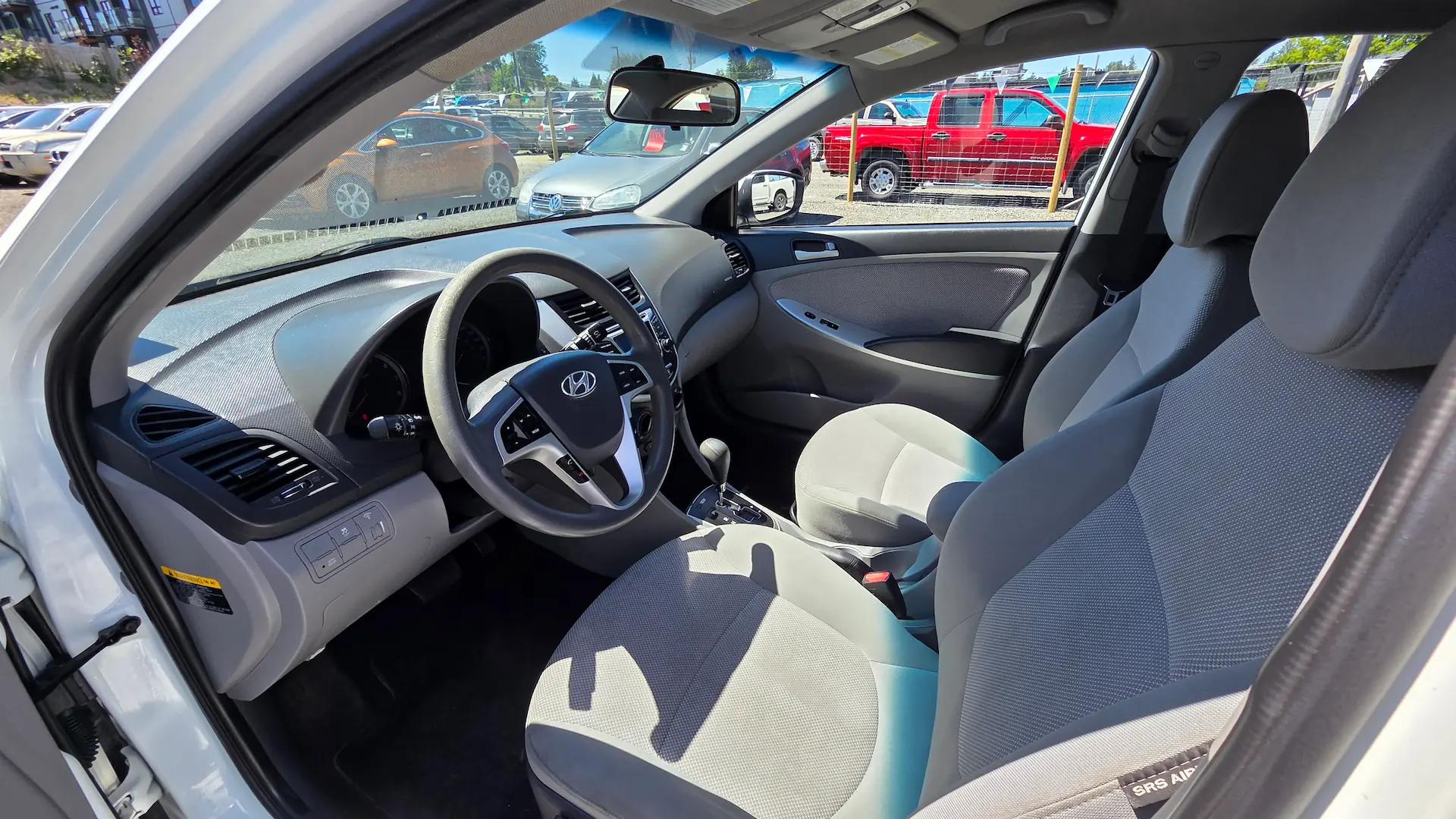 Hyundai Accent GL Inside 2