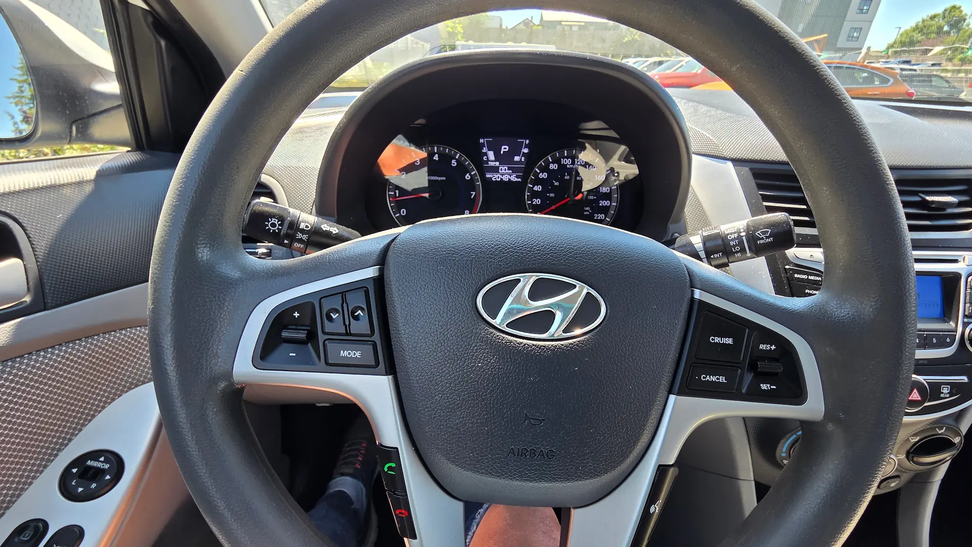 Hyundai Accent GL Inside 4