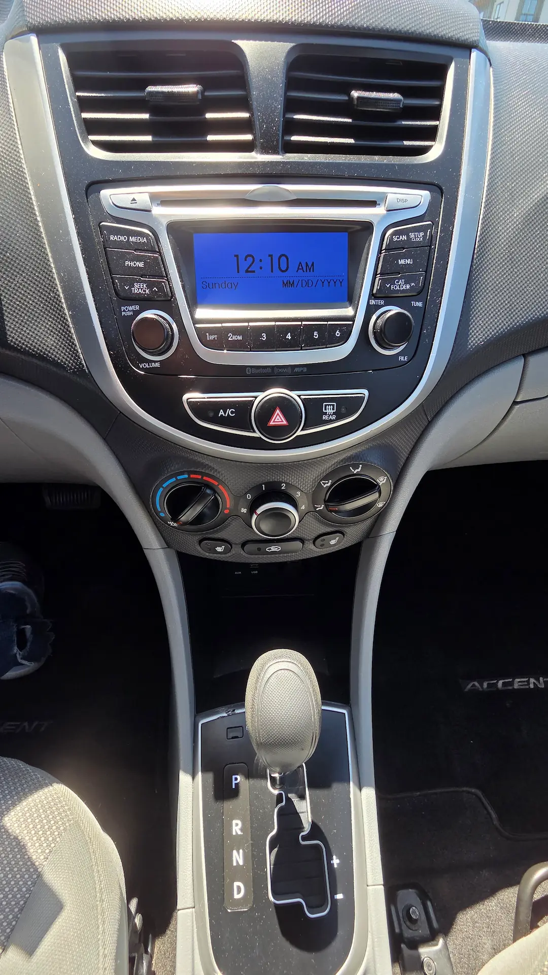 Hyundai Accent GL Inside 5