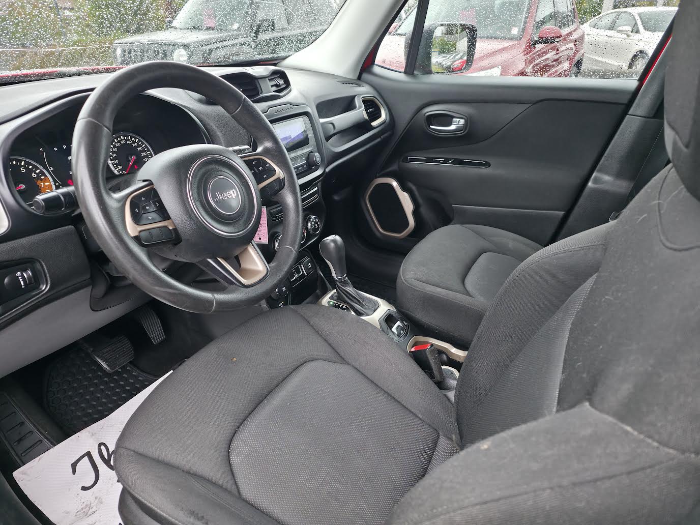 Jeep Renegade inside 1