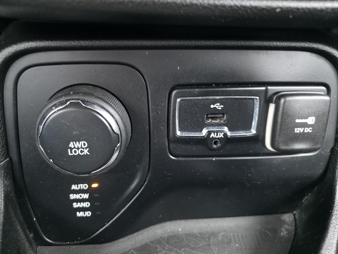 Jeep Renegade inside 4
