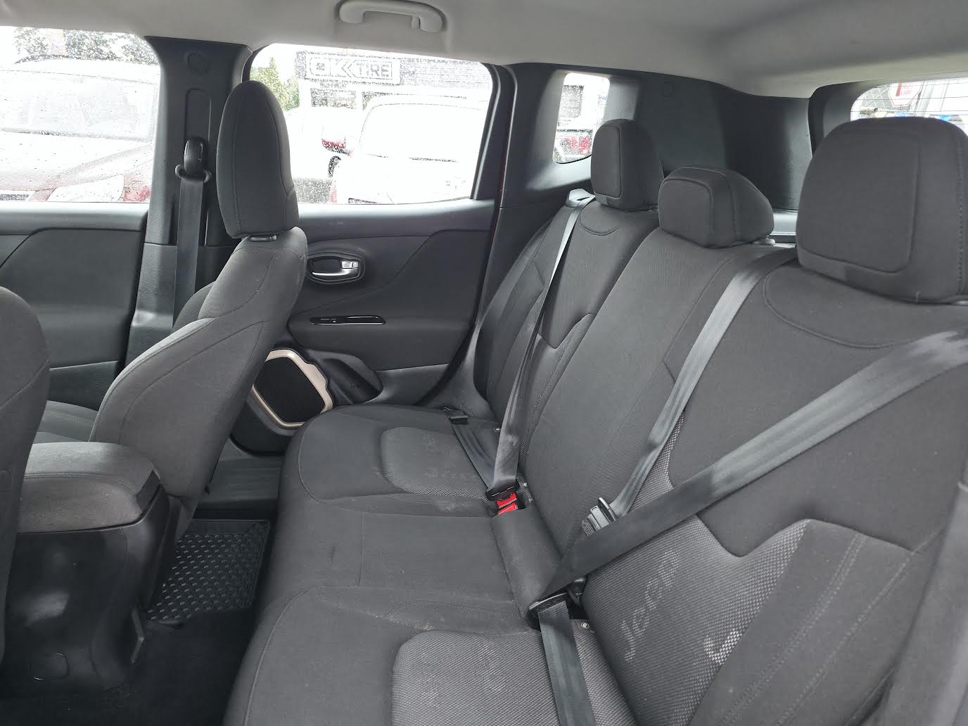 Jeep Renegade inside 5