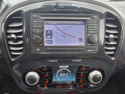 Nissan Juke inside 4