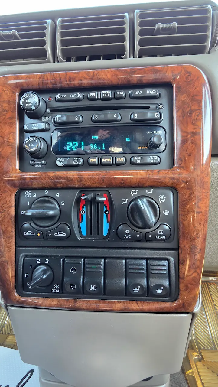 Oldsmobile Silhouette Inside 4