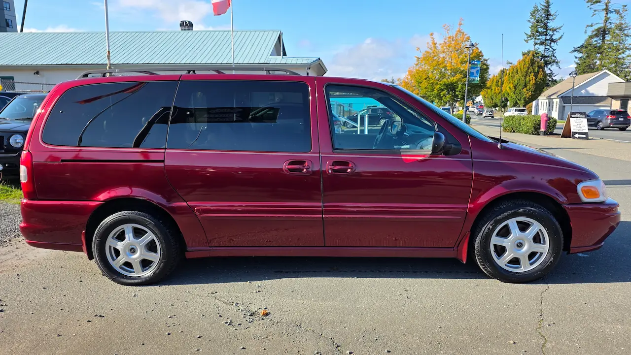 Oldsmobile Silhouette Side