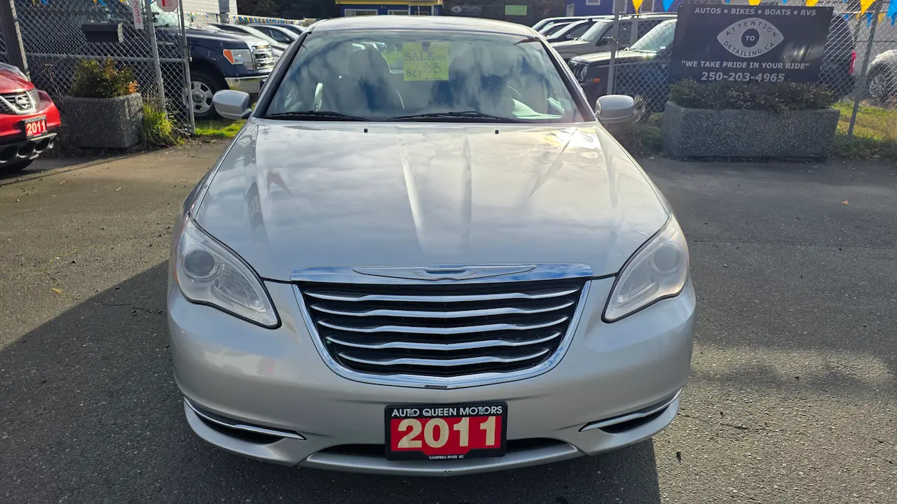 2011 Chrysler 200 Front