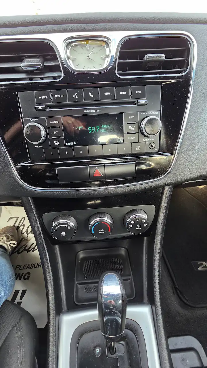2011 Chrysler 200 inside 4