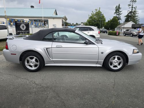 Ford Mustang side