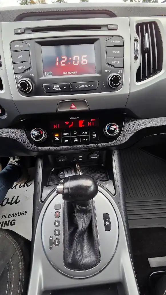 Kia Sportage inside 3